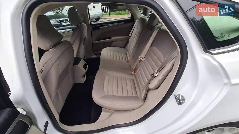 Седан Ford Fusion 2018 в Львове