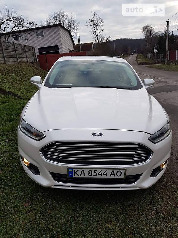 Седан Ford Fusion 2015 в Обухові