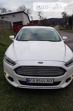 Седан Ford Fusion 2015 в 