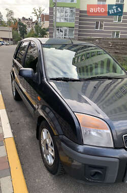Хэтчбек Ford Fusion 2008 в 