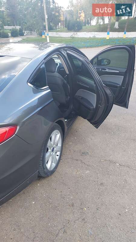 Седан Ford Fusion 2016 в Томашполе