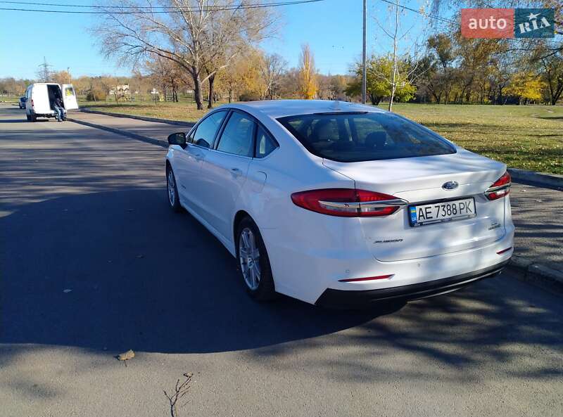 Седан Ford Fusion 2019 в Днепре