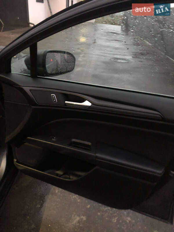 Седан Ford Fusion 2018 в Вижнице