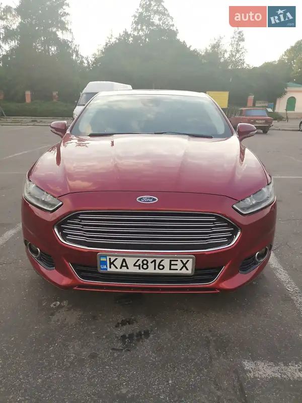 Седан Ford Fusion 2013 в 