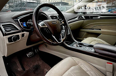 Седан Ford Fusion 2016 в 