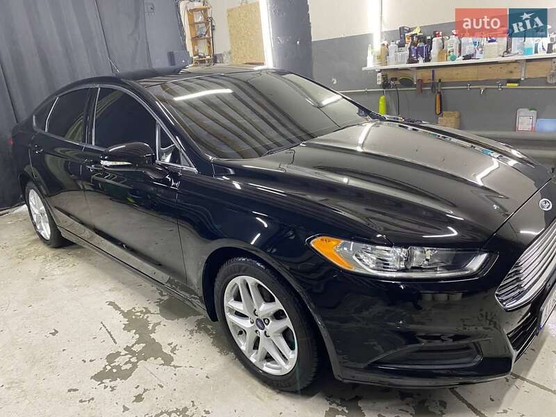 Седан Ford Fusion 2015 в Борисполі