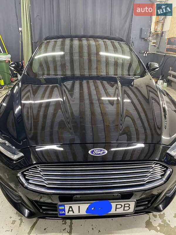 Седан Ford Fusion 2015 в Борисполі