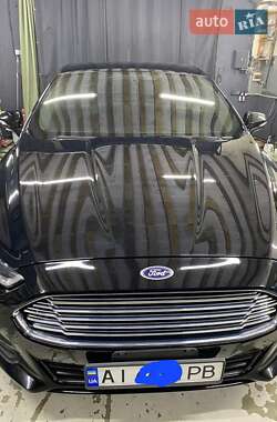 Седан Ford Fusion 2015 в 
