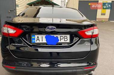 Седан Ford Fusion 2015 в 