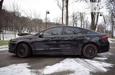 Седан Ford Fusion 2016 в 