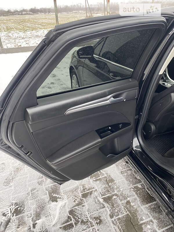 Седан Ford Fusion 2013 в Звягеле