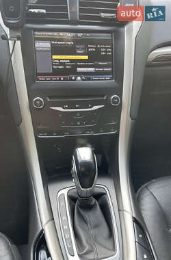 Седан Ford Fusion 2013 в 