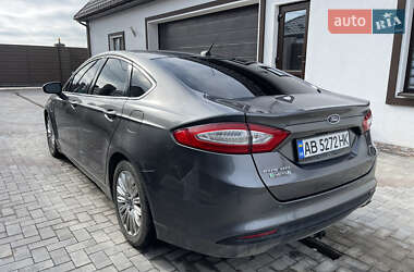 Седан Ford Fusion 2013 в 