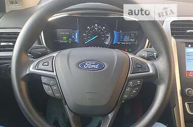 Седан Ford Fusion 2018 в Львові