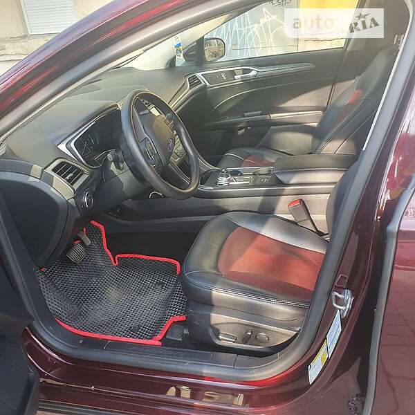 Седан Ford Fusion 2018 в Львові