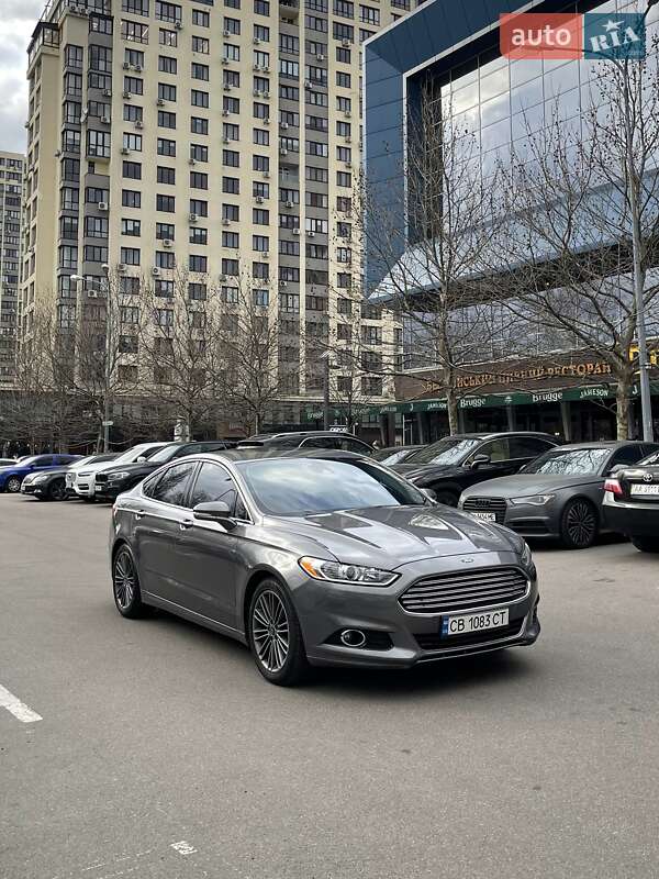 Седан Ford Fusion 2012 в 