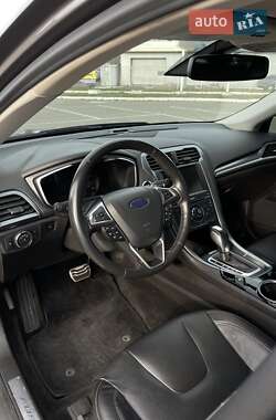 Седан Ford Fusion 2012 в 
