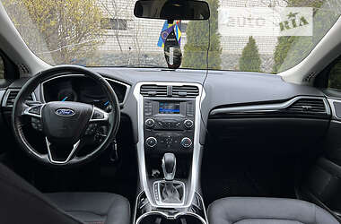 Седан Ford Fusion 2013 в 