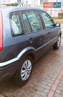Хэтчбек Ford Fusion 2004 в Одессе