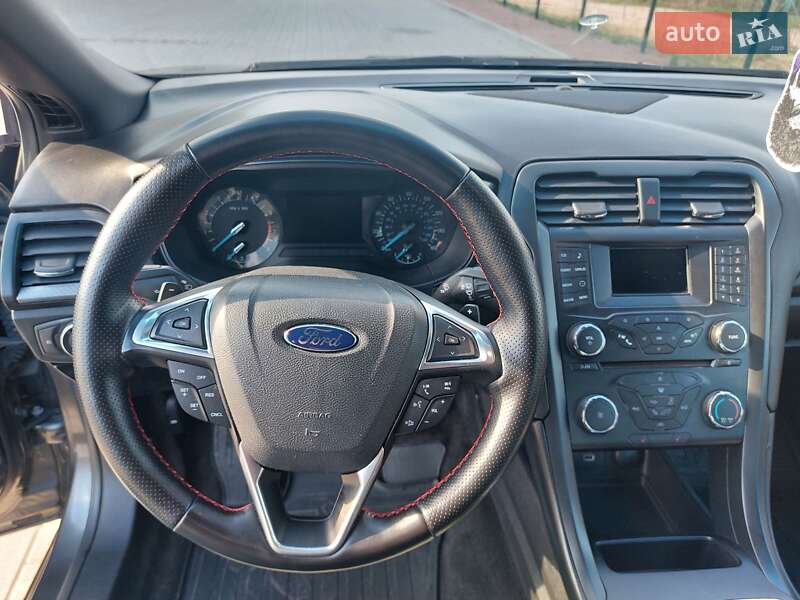 Седан Ford Fusion 2017 в Житомирі