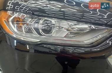 Седан Ford Fusion 2017 в 