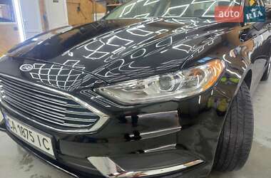 Седан Ford Fusion 2017 в 