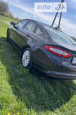 Седан Ford Fusion 2013 в 