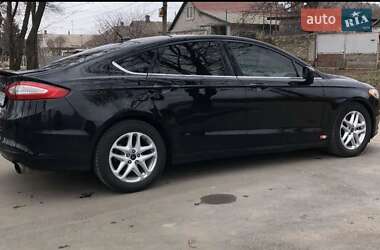 Седан Ford Fusion 2016 в 