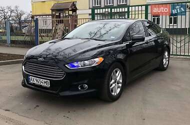 Седан Ford Fusion 2016 в 