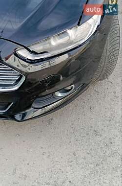 Седан Ford Fusion 2016 в 