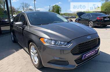 Седан Ford Fusion 2015 в 
