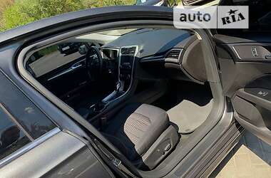 Седан Ford Fusion 2015 в 
