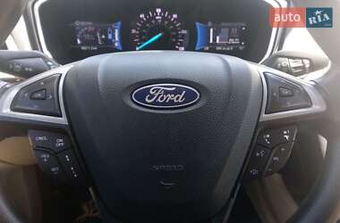 Седан Ford Fusion 2019 в 