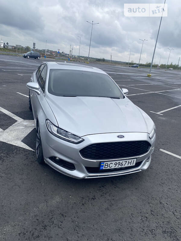 Седан Ford Fusion 2015 в Львові