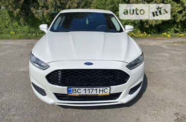 Седан Ford Fusion 2015 в 