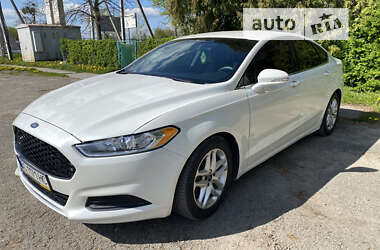 Седан Ford Fusion 2015 в 
