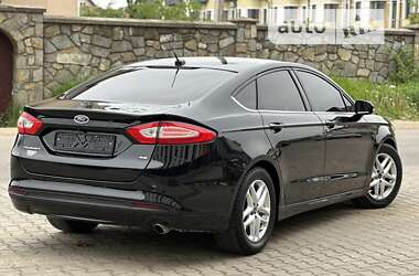 Седан Ford Fusion 2015 в 