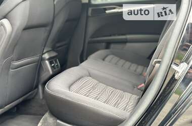 Седан Ford Fusion 2015 в 