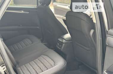 Седан Ford Fusion 2015 в 