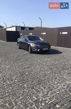 Седан Ford Fusion 2016 в 