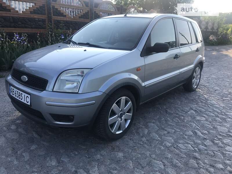 Хэтчбек Ford Fusion 2005 в Калиновке