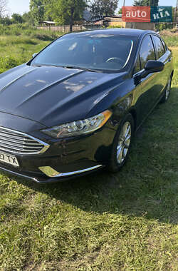 Седан Ford Fusion 2016 в 