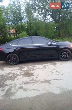 Седан Ford Fusion 2015 в Рахове
