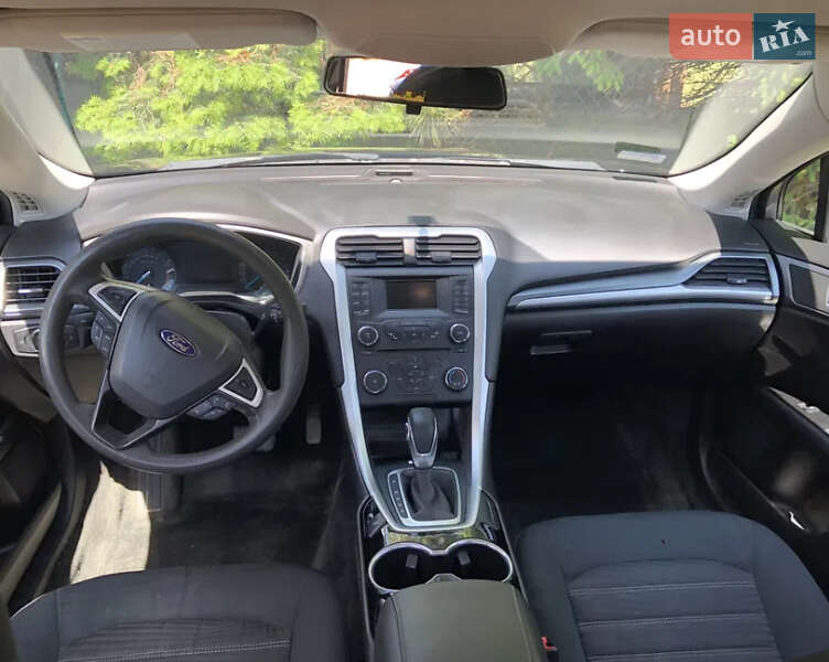 Седан Ford Fusion 2015 в Львові