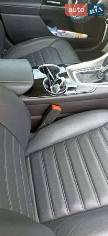 Седан Ford Fusion 2015 в Львові