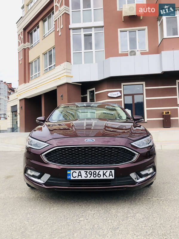 Седан Ford Fusion 2016 в Умані