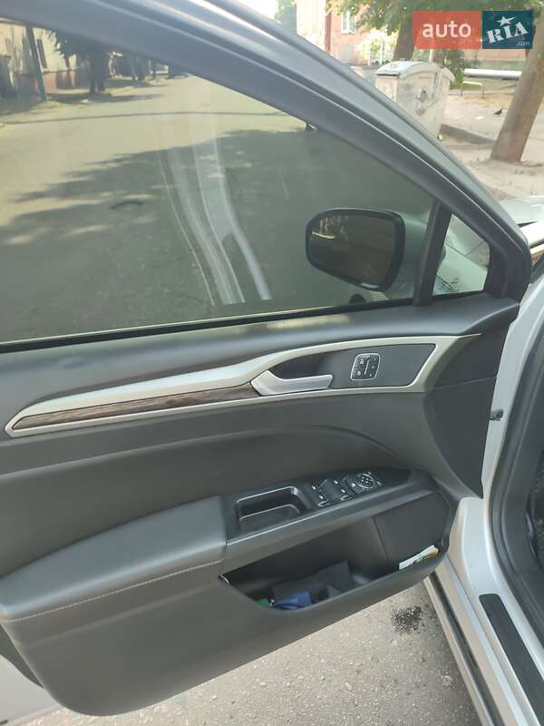 Седан Ford Fusion 2016 в Харкові