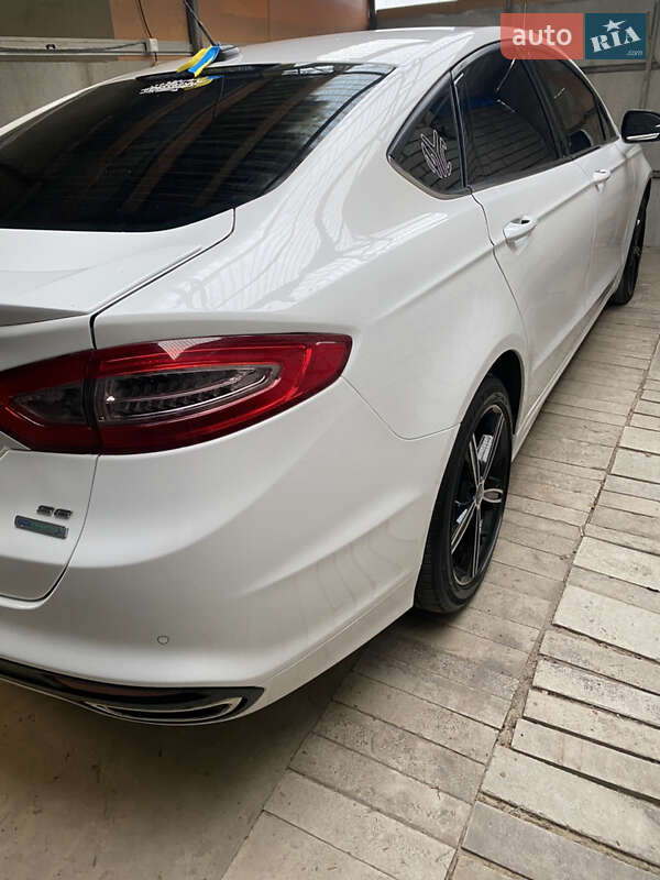 Седан Ford Fusion 2014 в Луцке