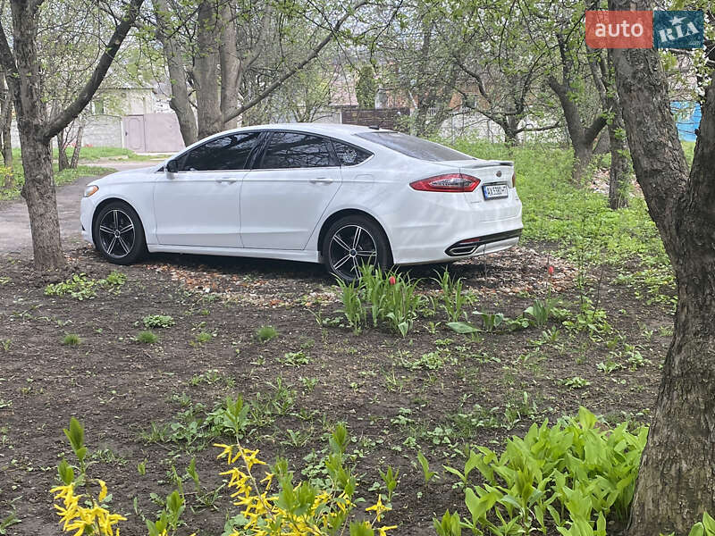 Седан Ford Fusion 2014 в Луцке
