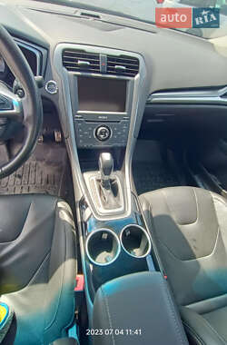 Седан Ford Fusion 2014 в 
